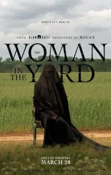 Женщина во дворе онлайн